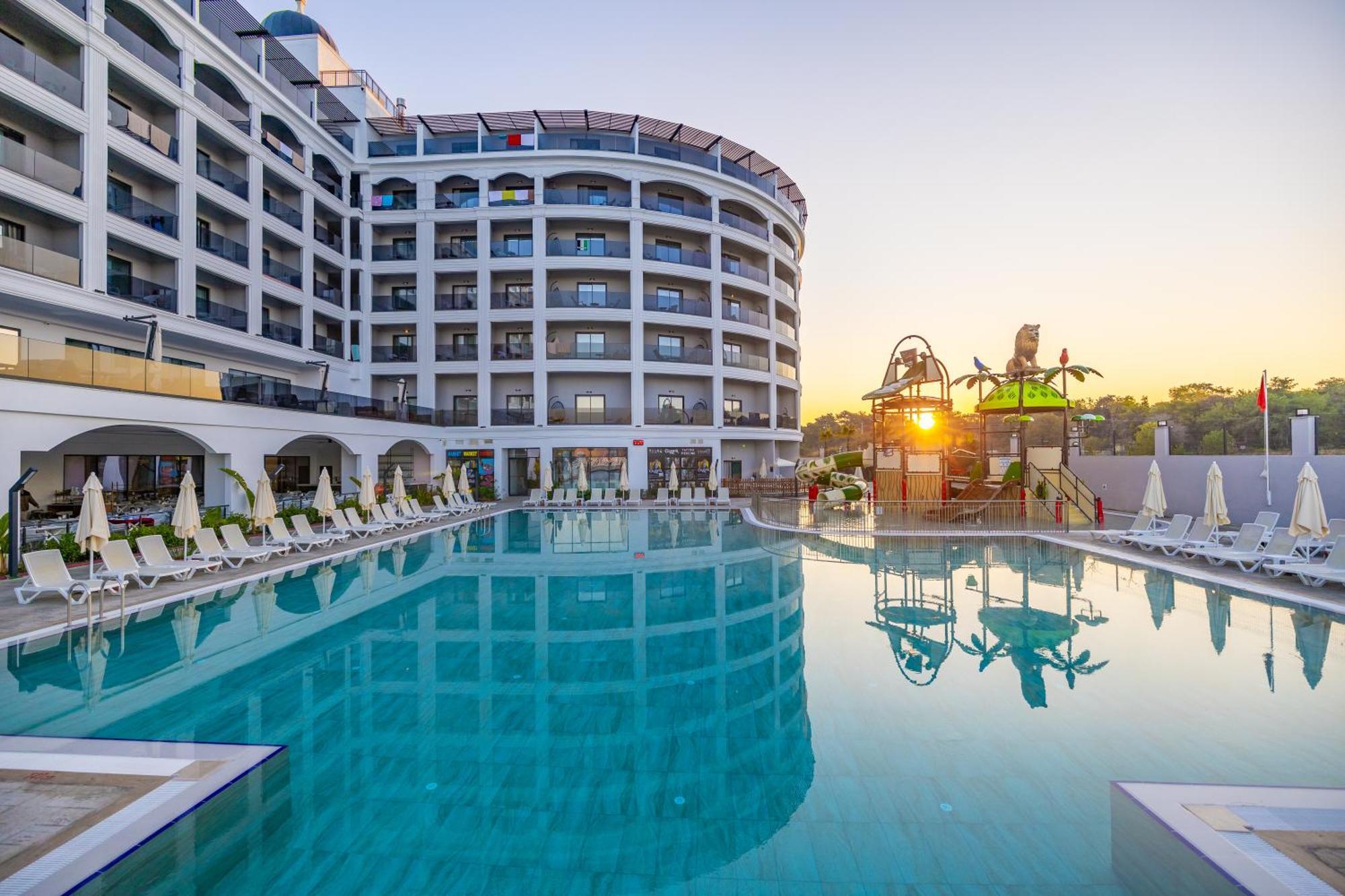 Side Moon Palace Hotel Exterior photo